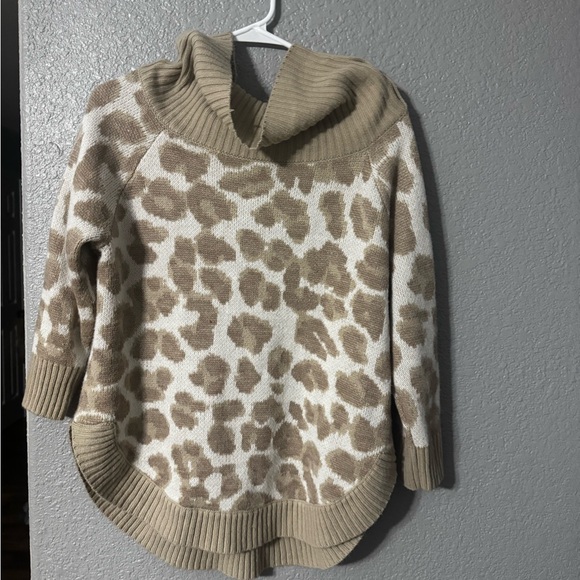 89th + Madison Beige Leopard Print Sweater – Size L - Picture 3 of 3